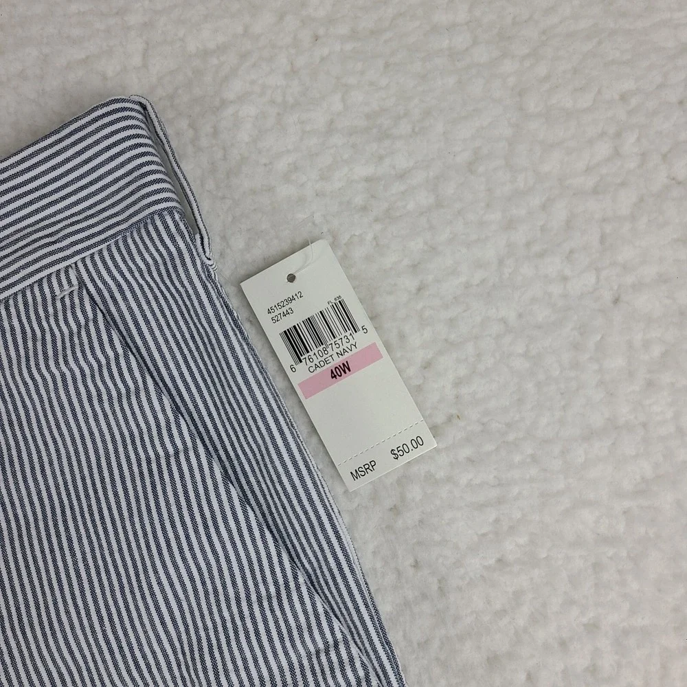 IZOD Shorts Mens 40 Blue Striped 9